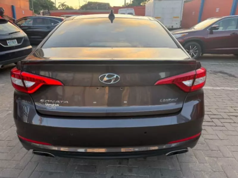 Hyundai Sonata   - 2015