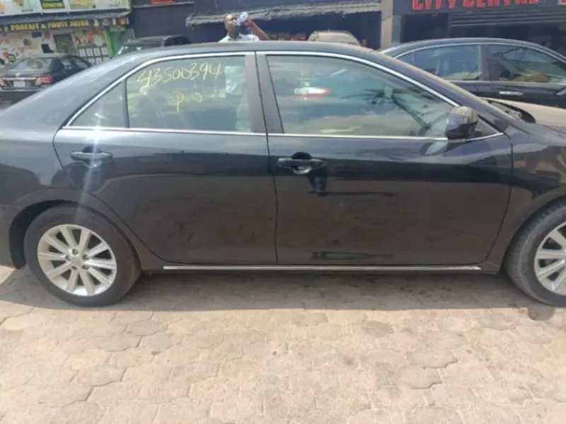 Toyota Camry   - 2014