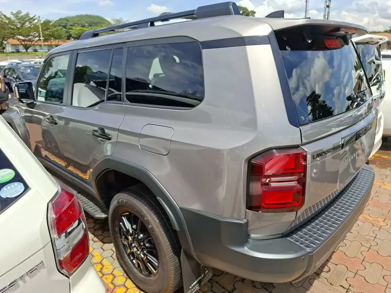 Toyota Landcruiser Prado   - 2024