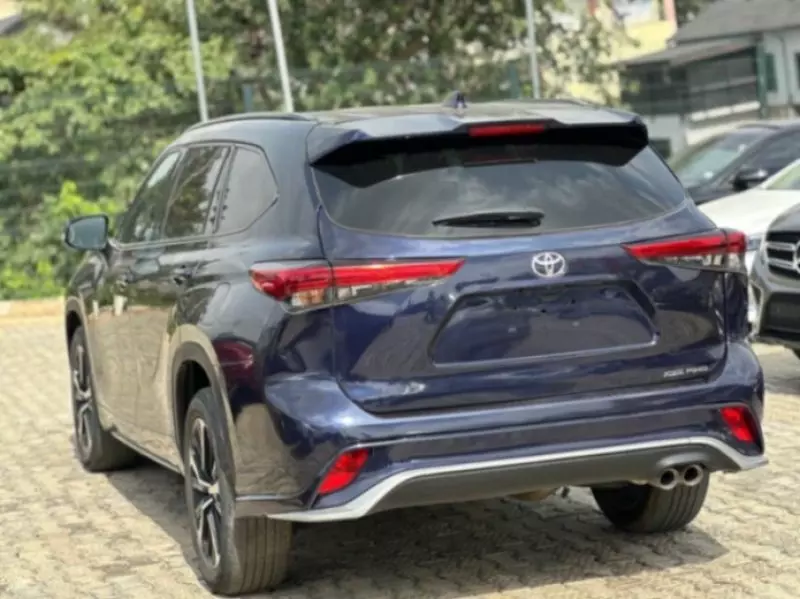 TOYOTA Highlander   - 2021