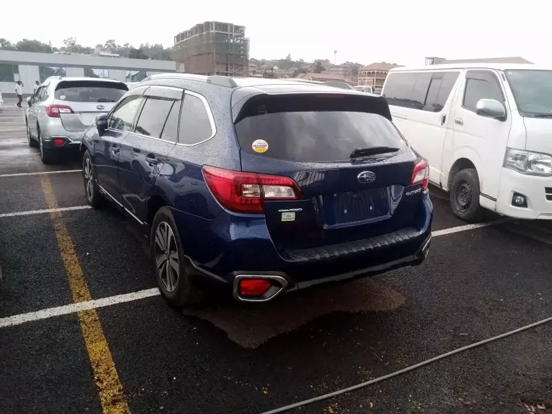 Subaru Outback   - 2015