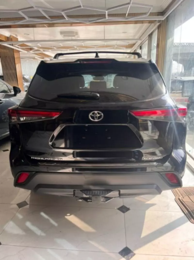 Toyota Highlander   - 2022