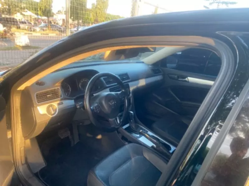 Volkswagen Passat   - 2013