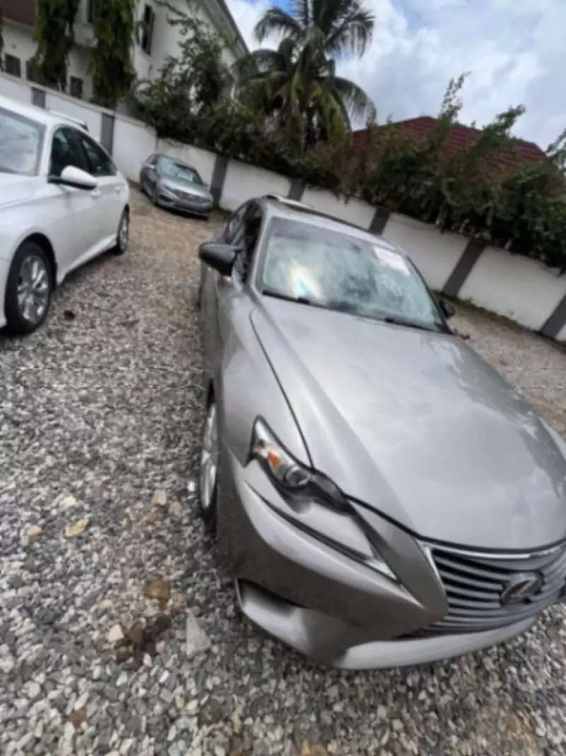 Lexus IS   - 2014