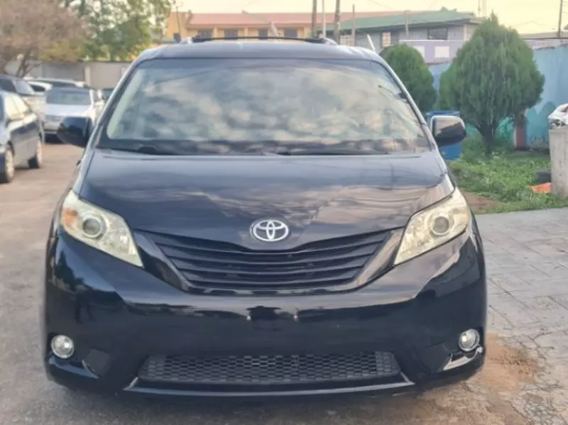 TOYOTA Sienna   - 2014
