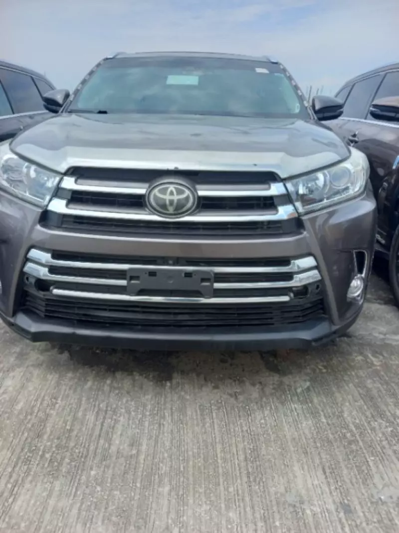 Toyota Highlander   - 2018