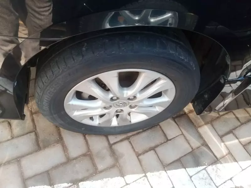 Toyota Noah   - 2013