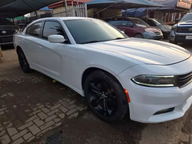 Dodge Charger - 2017