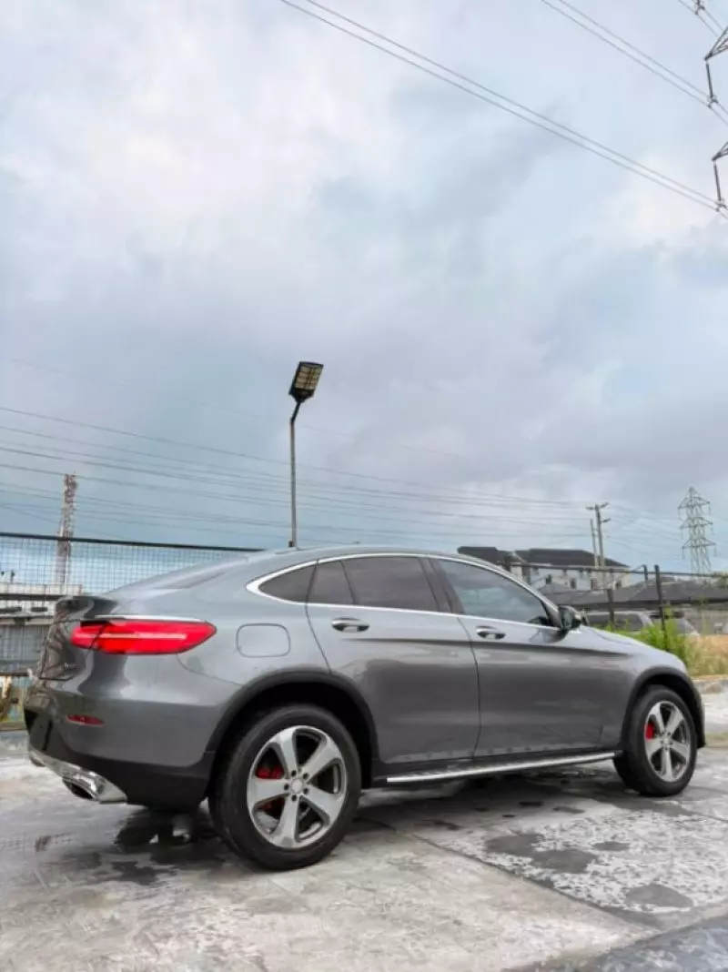 Mercedes-Benz GLC 300   - 2016