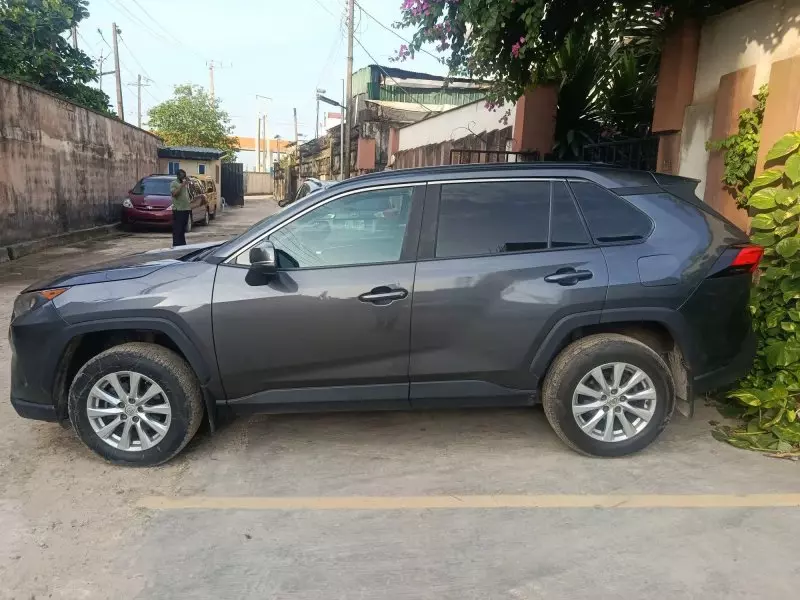 TOYOTA RAV4   - 2019