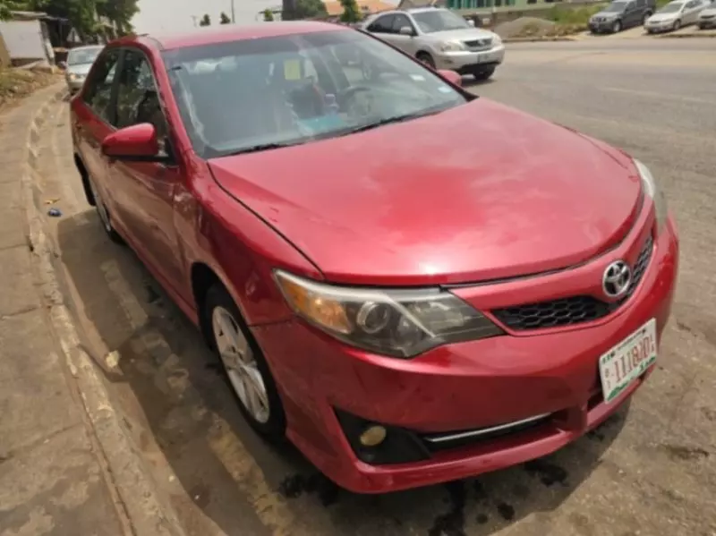 TOYOTA Camry   - 2013