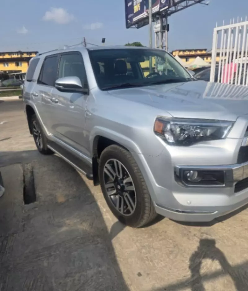 TOYOTA 4Runner   - 2015