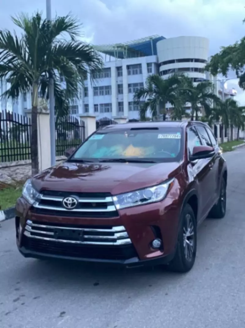 Toyota Highlander   - 2017
