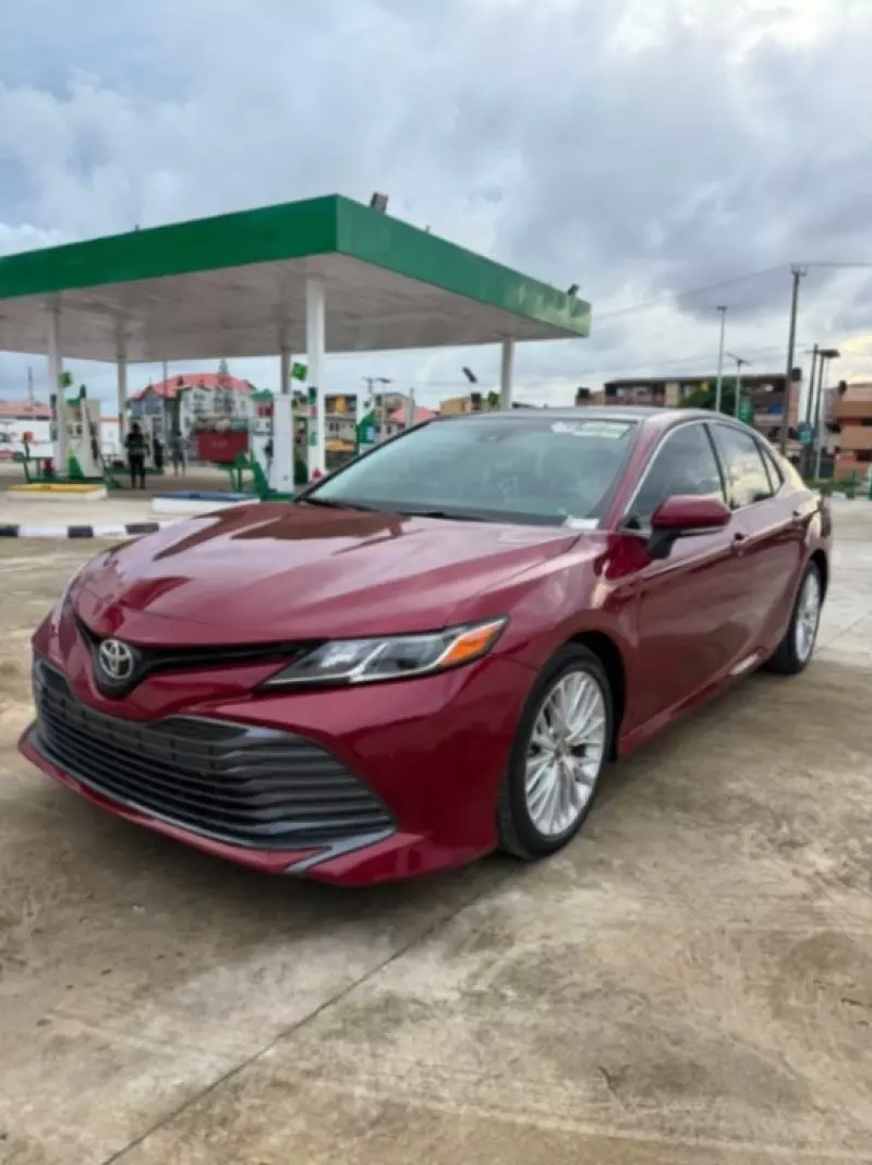 TOYOTA Camry - 2018