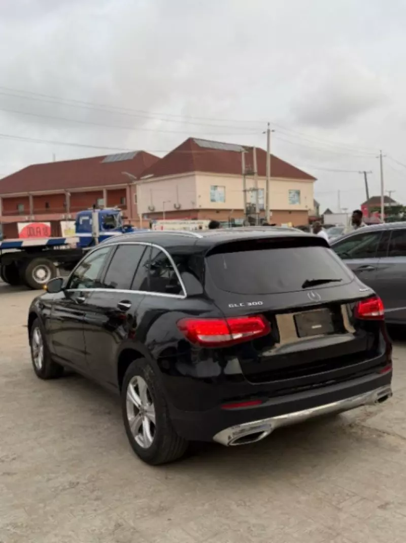Mercedes-Benz GLC 300   - 2018