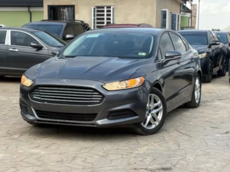 Ford Fusion   - 2013