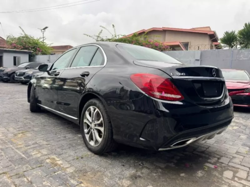 Mercedes-Benz C 300   - 2015