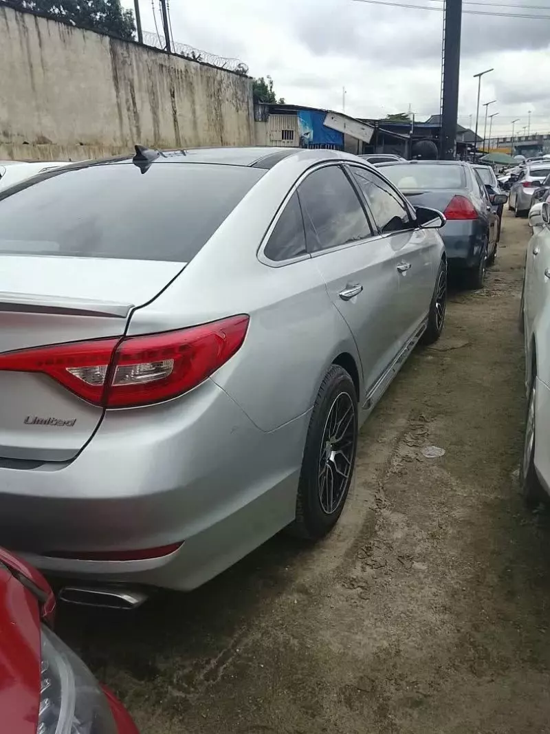 Hyundai Sonata - 2015