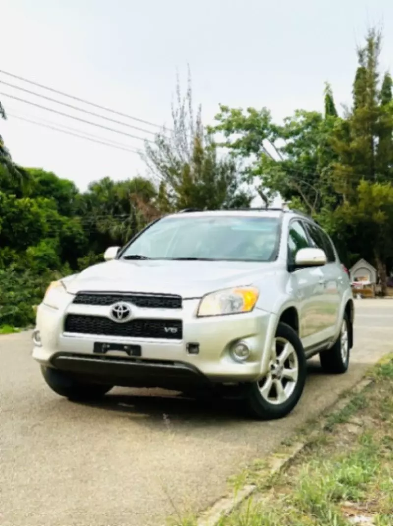 TOYOTA RAV4 - 2011