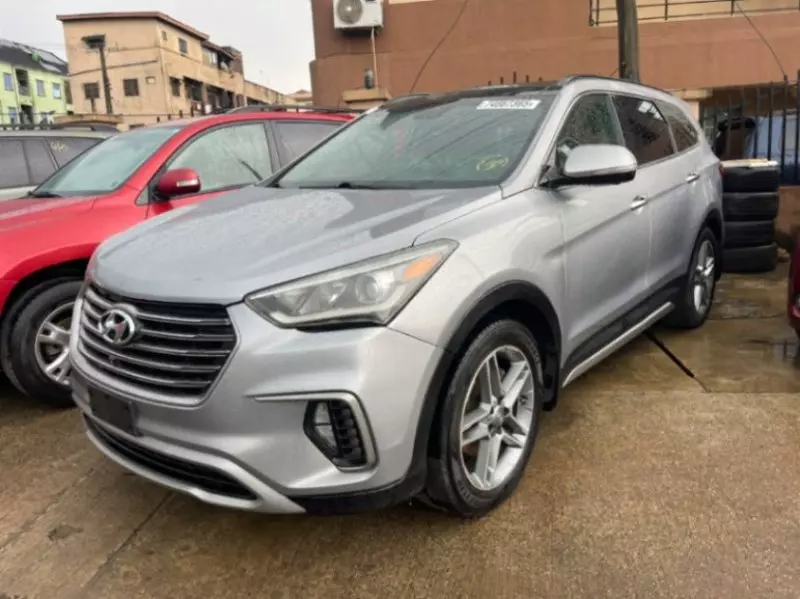 Hyundai Santa Fe - 2017