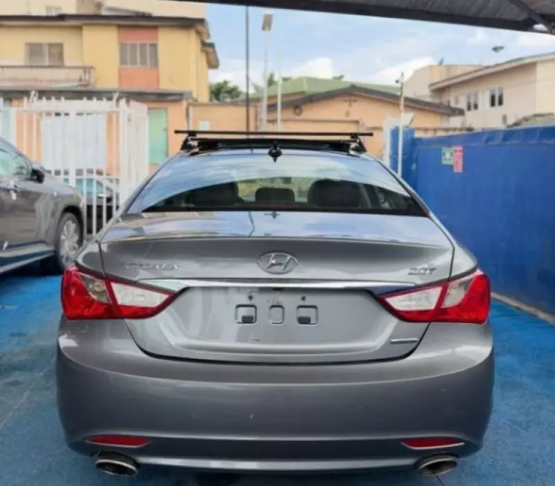 Hyundai Sonata   - 2013