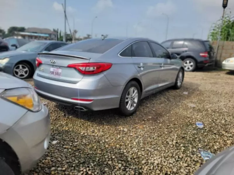 Hyundai Sonata   - 2015