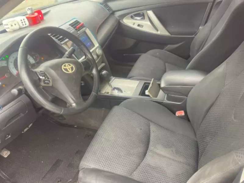 Toyota Camry   - 2010