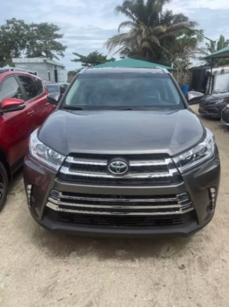 Toyota Highlander   - 2014