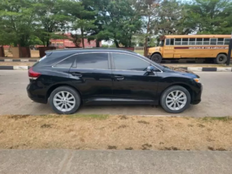 Toyota Venza   - 2013