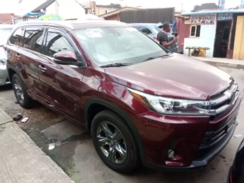 Toyota Highlander   - 2017