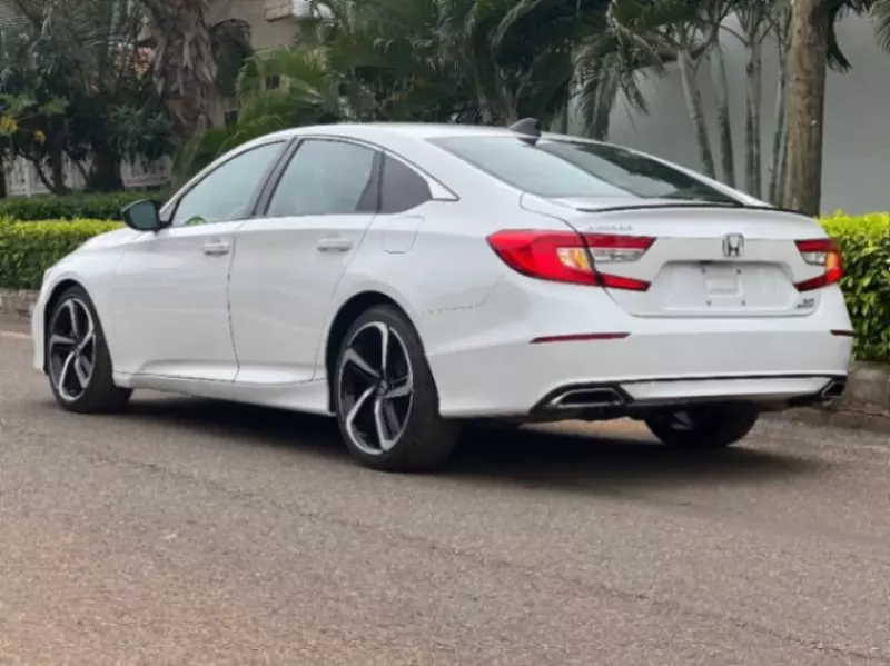 Honda Accord   - 2021