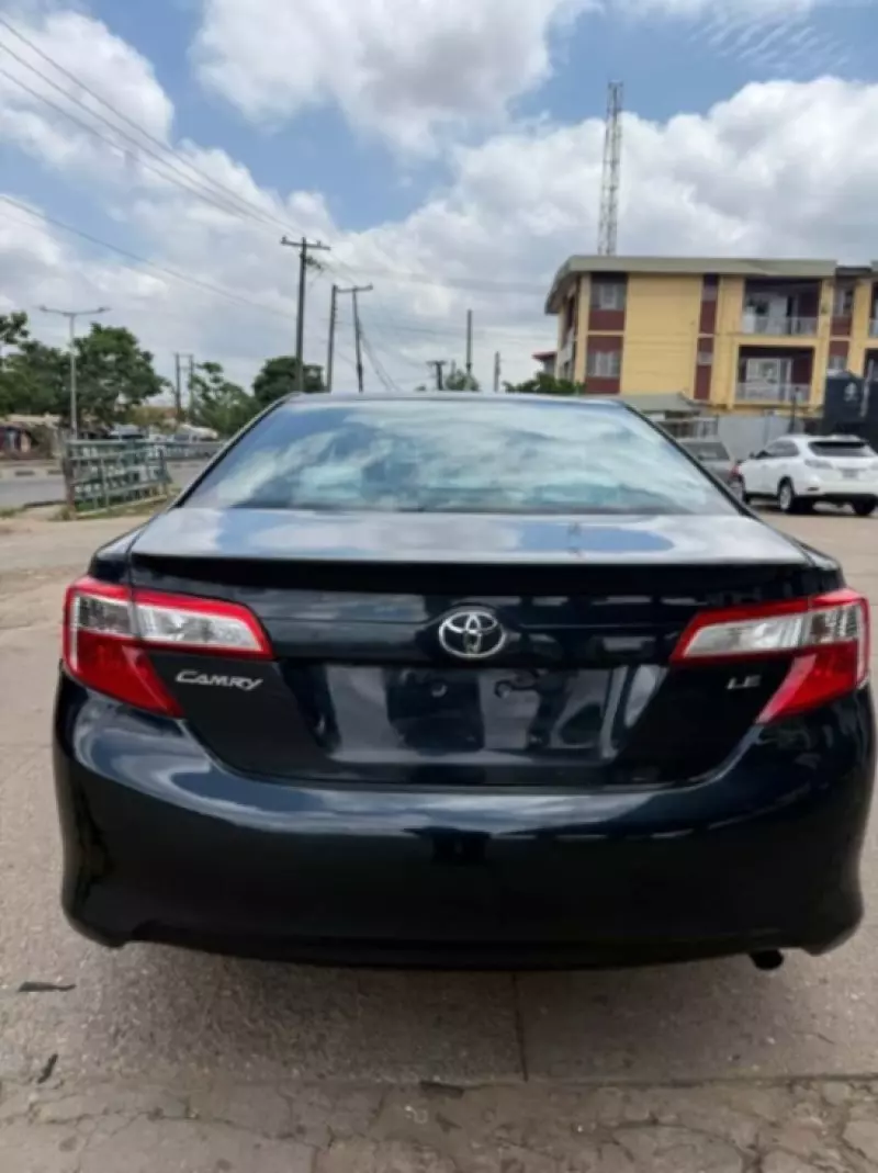 Toyota Camry   - 2014
