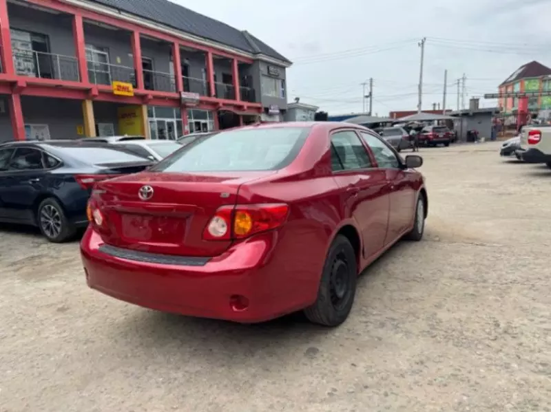 TOYOTA Corolla   - 2010