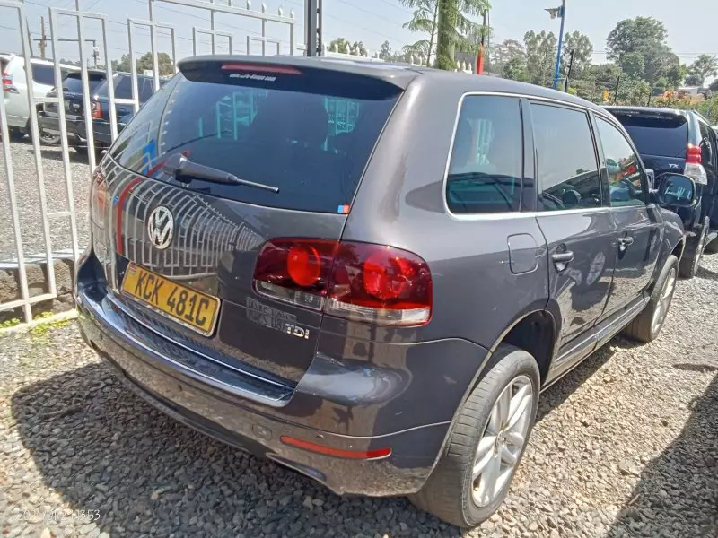 Volkswagen Touareg   - 2014