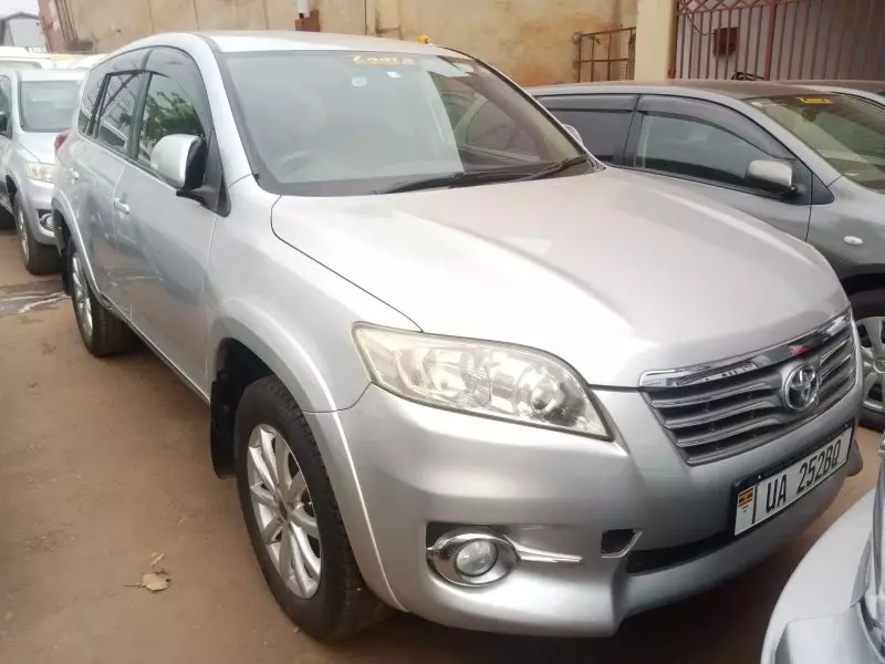 Toyota Vanguard    - 2010