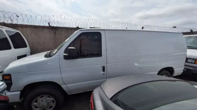 Ford E-150   - 2011