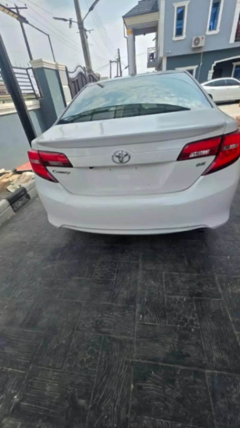 TOYOTA Camry   - 2012