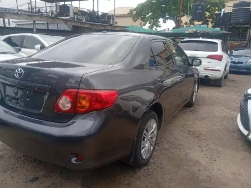 TOYOTA Corolla   - 2009
