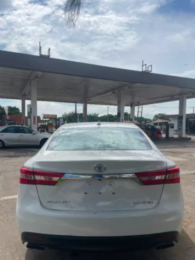 TOYOTA Avalon   - 2015