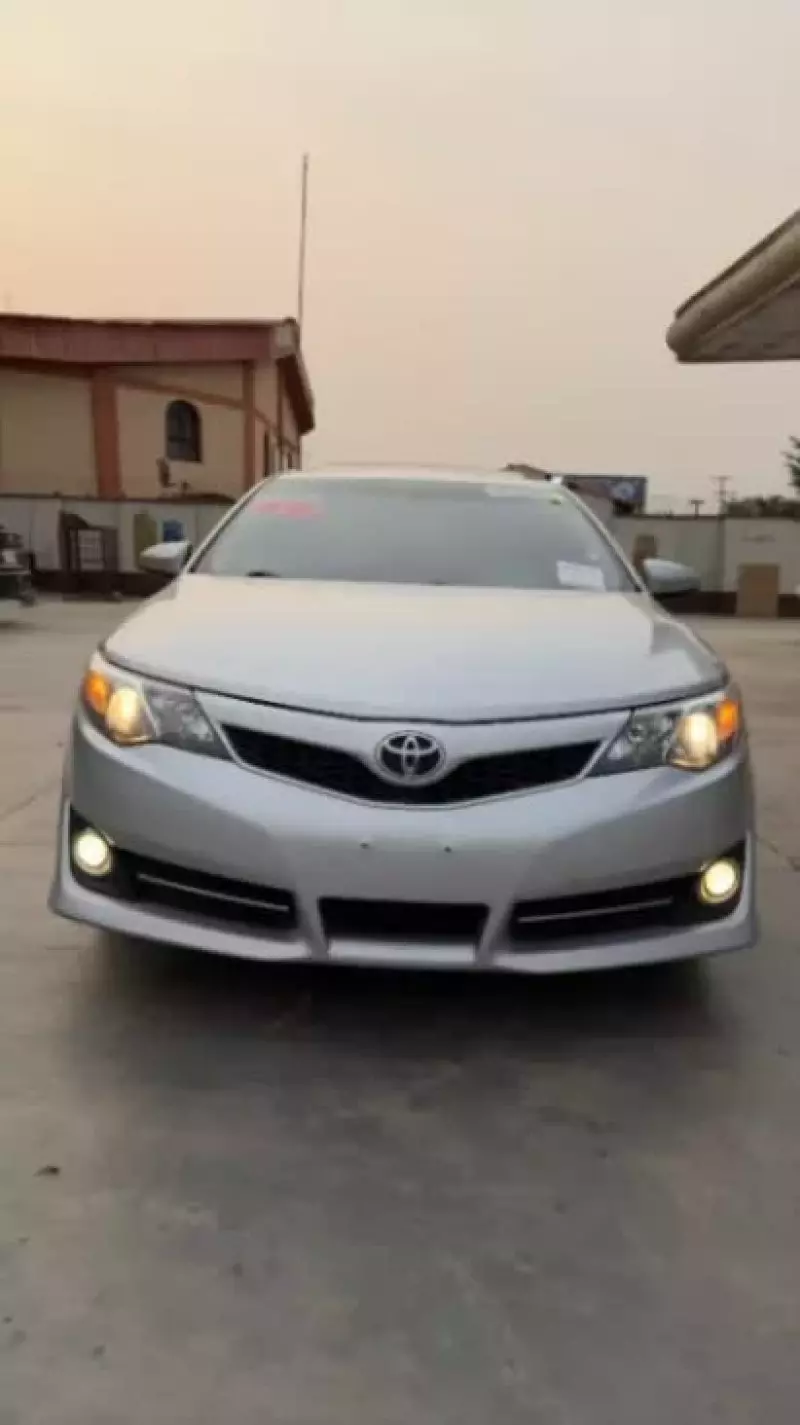 TOYOTA Camry   - 2012