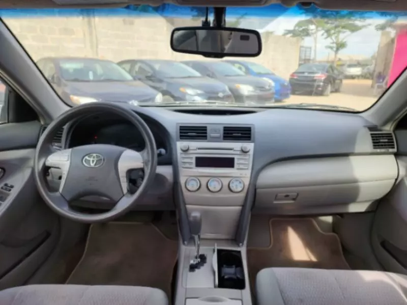 TOYOTA Camry   - 2010