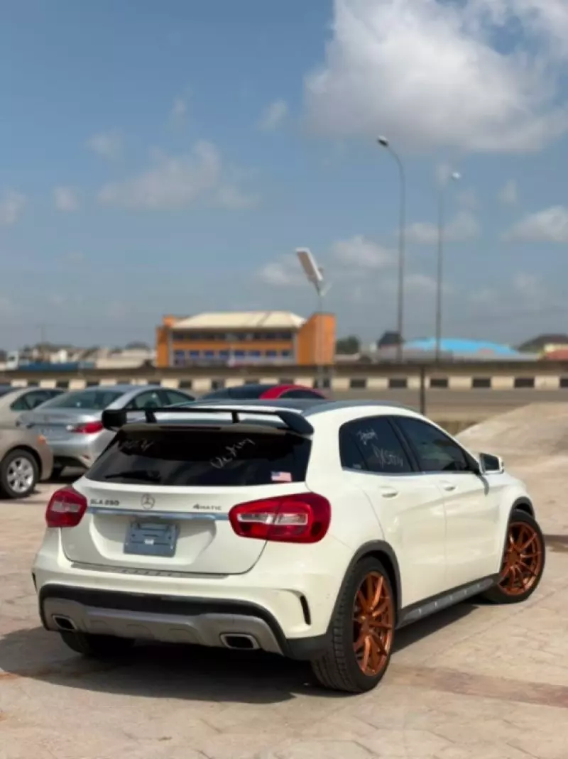 Mercedes-Benz GLA-Class - 2015