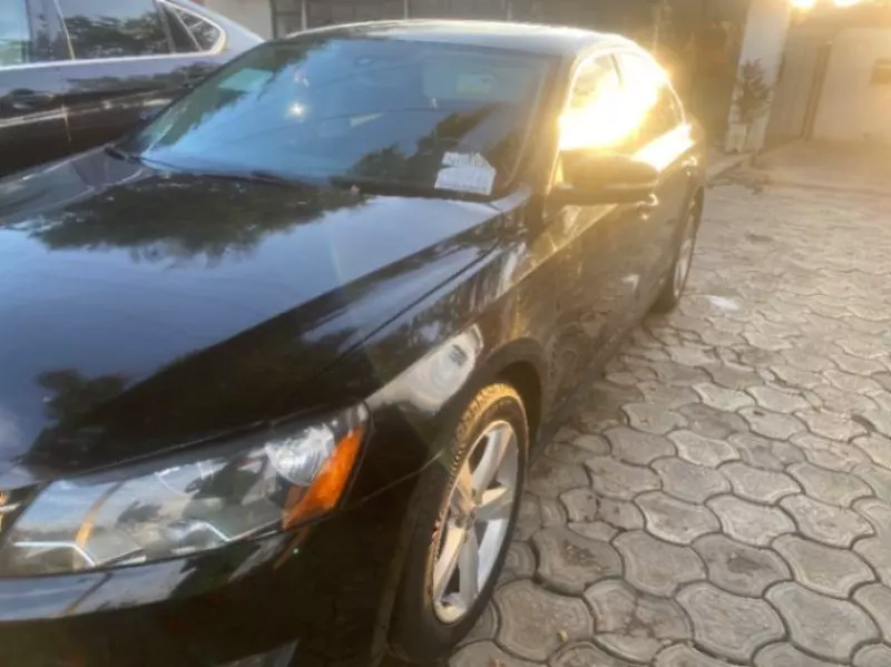 Volkswagen Passat   - 2013