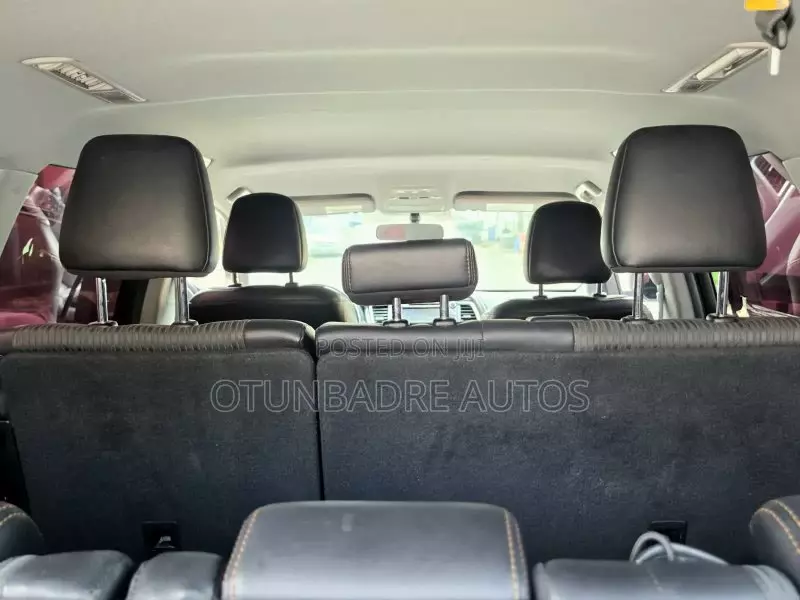 Toyota Highlander   - 2016