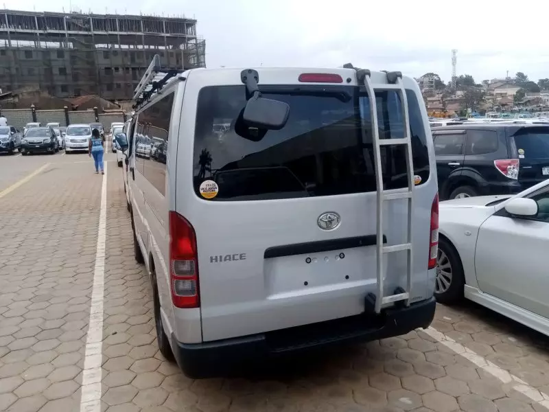 Toyota Hiace   - 2014