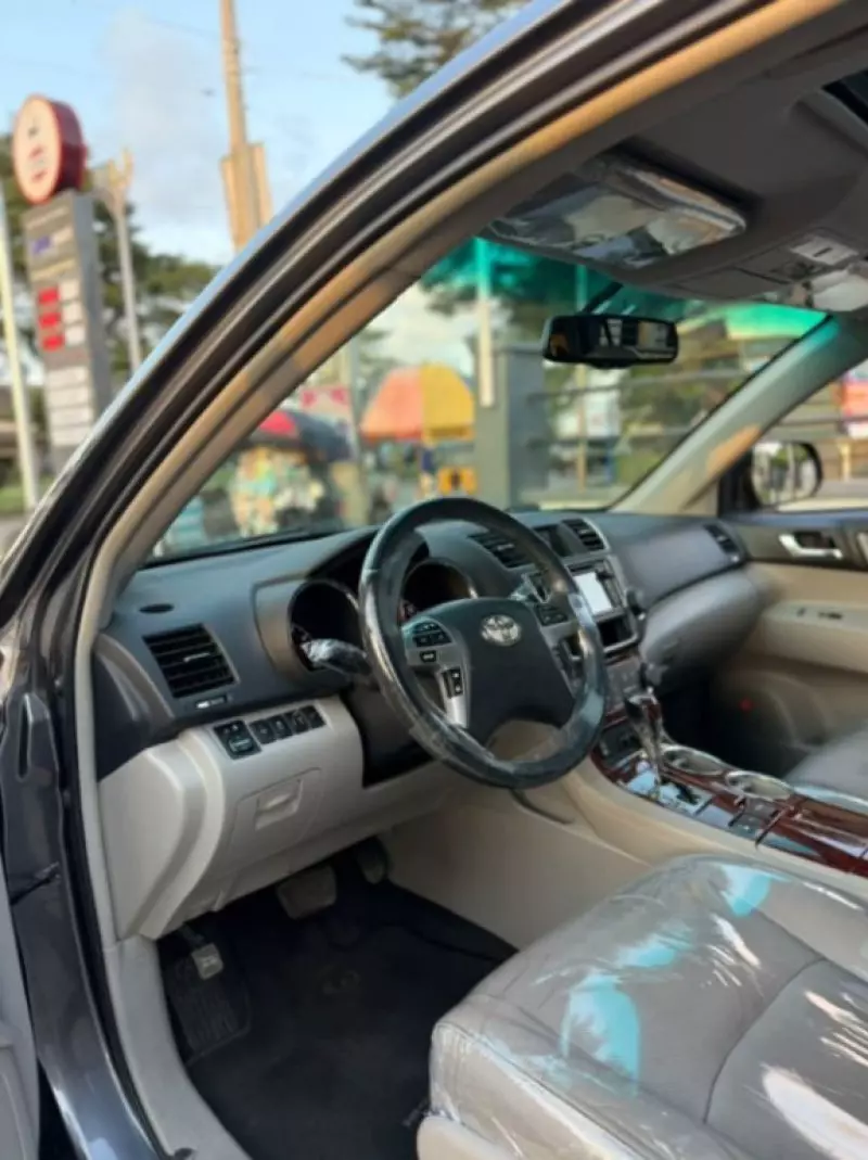 TOYOTA Highlander   - 2013
