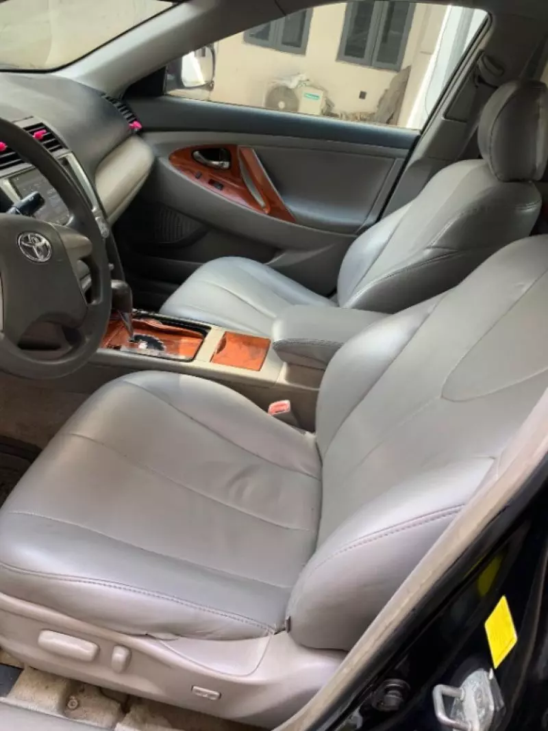 Toyota Camry   - 2011