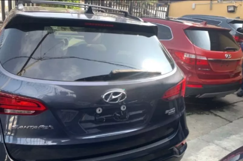 Hyundai Santa Fe   - 2017