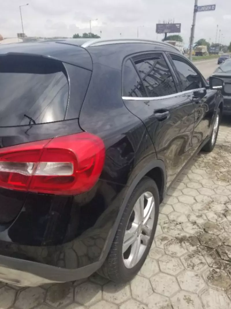 Mercedes-Benz Gla-class   - 2016