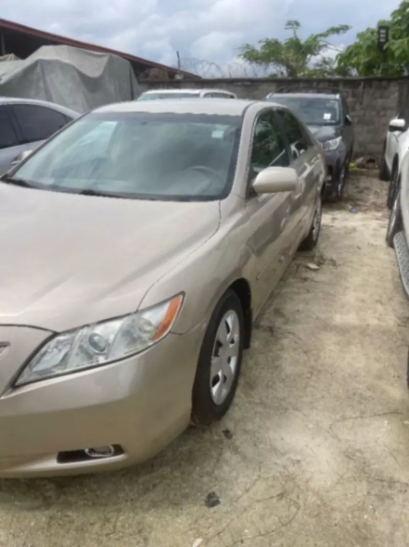 TOYOTA Camry   - 2009